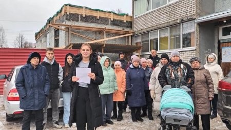 Жителям Вельска перекрыли путь домой