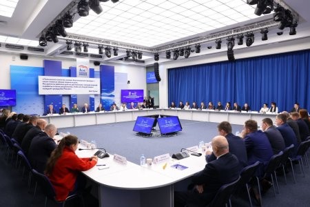 Андрей Багрецов представил Поморье на партийном форуме в Москве