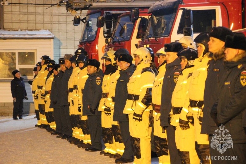Вручение новой техники, первые погоны и выставка к 35-летию ведомства: статс-секретарь заместитель Министра МЧС России Денис Попов с рабочим визитом в Новосибирске Вручение новой техники, первые погоны и выставка к 35-летию ведомства: статс-секретарь заместитель Министра МЧС России Денис Попов с рабочим визитом в Новосибирске
