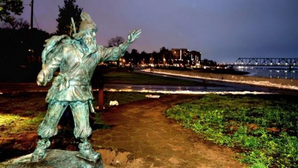 В архангельском «добром» сквере появится скульптура Робинзона Крузо