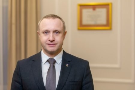 Председатель АрхГорДумы поздравил родной город с высоким званием