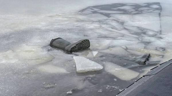 В Архангельске водолазы обследовали дно Кузнечихи после найденных на берегу сапог