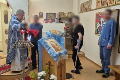В праздник Введения во храм Пресвятой Богородицы в северодвинском госпитале совершили Литургию 