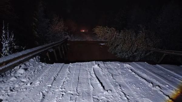 Аномальная оттепель размыла трассу Архангельск — Онега: сейчас движение там закрыто Аномальная оттепель размыла трассу Архангельск — Онега: сейчас движение там закрыто