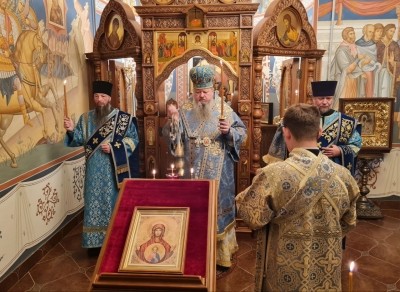Митрополит Корнилий совершил всенощное бдение в канун праздника иконы Божией Матери «Знамение» Митрополит Корнилий совершил всенощное бдение в канун праздника иконы Божией Матери «Знамение»