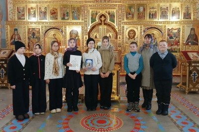 В храме Рождества Пресвятой Богородицы в Уйме под Архангельском проводят экскурсии для школьников В храме Рождества Пресвятой Богородицы в Уйме под Архангельском проводят экскурсии для школьников