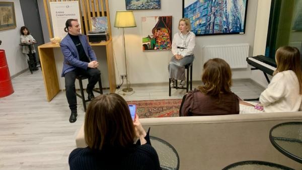 Норвежские бухты и Соловки: в Архангельске открылась выставка Алены Севастьяновой Норвежские бухты и Соловки: в Архангельске открылась выставка Алены Севастьяновой