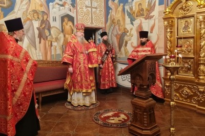 Митрополит Корнилий совершил всенощное бдение в канун праздника святой великомученицы Варвары Митрополит Корнилий совершил всенощное бдение в канун праздника святой великомученицы Варвары