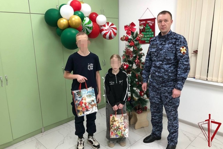 В Поморье поздравили с Новым годом семьи военнослужащих «стальной» бригады Росгвардии В Поморье поздравили с Новым годом семьи военнослужащих «стальной» бригады Росгвардии