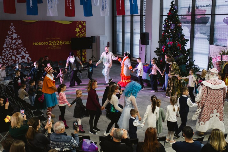 В Архангельске для детей военнослужащих и сотрудников Росгвардии прошли новогодние представления В Архангельске для детей военнослужащих и сотрудников Росгвардии прошли новогодние представления