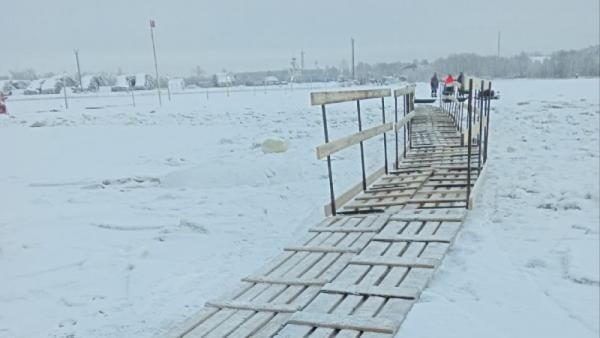 В Архангельске открыта пешеходная переправа между 26-м и 24-м лесозаводами В Архангельске открыта пешеходная переправа между 26-м и 24-м лесозаводами