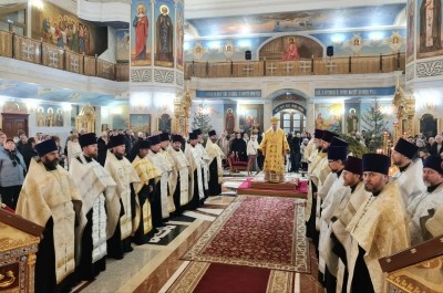 В праздник Рождества Христова митрополит Корнилий совершил великую вечерню в Архангельске В праздник Рождества Христова митрополит Корнилий совершил великую вечерню в Архангельске