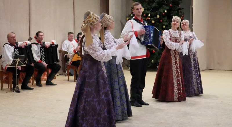 В Архангельске Северный народный хор выступил перед детьми росгвардейцев – участников СВО из Санкт-Петербурга В Архангельске Северный народный хор выступил перед детьми росгвардейцев – участников СВО из Санкт-Петербурга