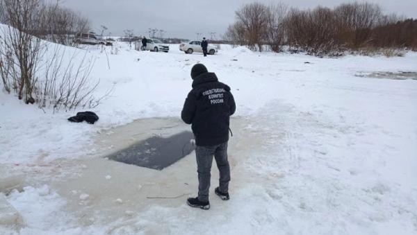 В Архангельской области тело убитого 25-летнего мужчины нашли в проруби В Архангельской области тело убитого 25-летнего мужчины нашли в проруби