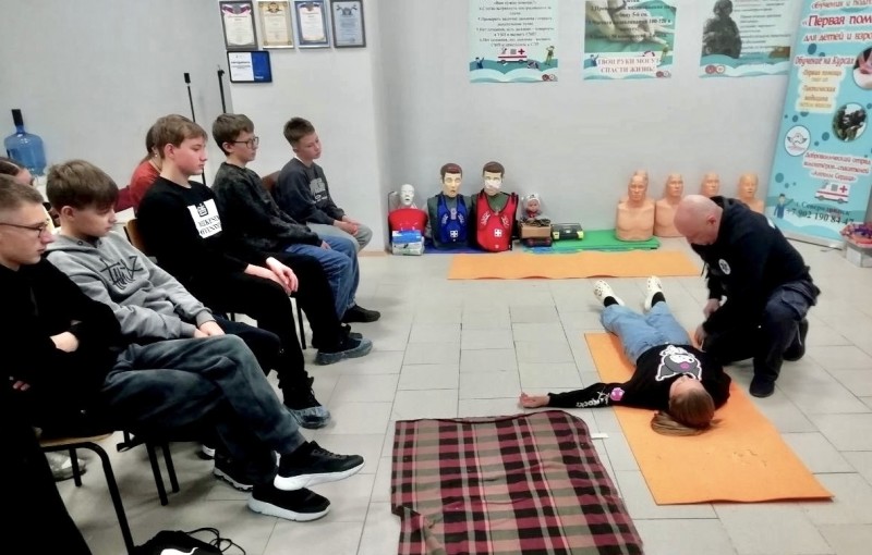 В Северодвинске для подростков проводят занятия по оказанию первой помощи В Северодвинске для подростков проводят занятия по оказанию первой помощи