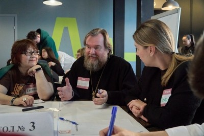 Протоиерей Валерий Суворов принял участие в сессии Общественной палаты по стратегии Года культуры Русского Севера Протоиерей Валерий Суворов принял участие в сессии Общественной палаты по стратегии Года культуры Русского Севера