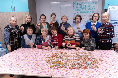 Серебряные волонтеры САФУ сделали козули для бойцов спецоперации Серебряные волонтеры САФУ сделали козули для бойцов спецоперации