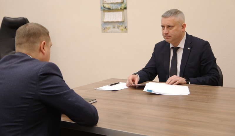 Участник программы «Защитники. Под крылом Архангела» Константин Уланов продолжает стажировку в областном правительстве Участник программы «Защитники. Под крылом Архангела» Константин Уланов продолжает стажировку в областном правительстве