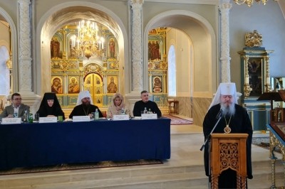 Митрополит Корнилий поприветствовал участников круглого стола в Новодевичем монастыре Москвы Митрополит Корнилий поприветствовал участников круглого стола в Новодевичем монастыре Москвы