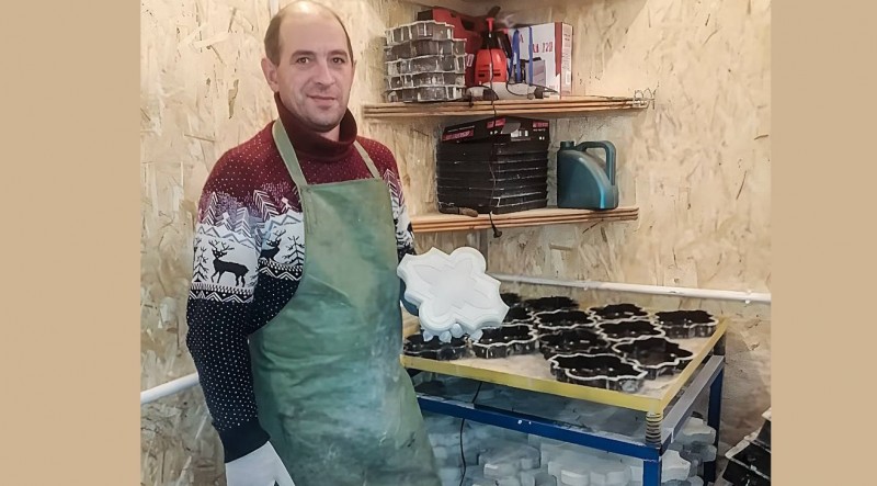 Благодаря господдержке житель Мезенского округа открыл бизнес по производству тротуарной плитки Благодаря господдержке житель Мезенского округа открыл бизнес по производству тротуарной плитки