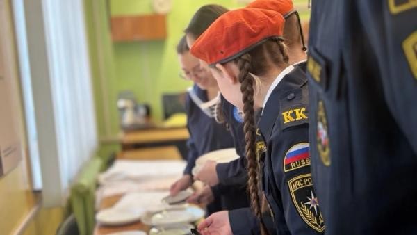 Глава Архангельска поздравил почти три тысячи кадетов с праздником Глава Архангельска поздравил почти три тысячи кадетов с праздником