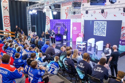 САФУ принял Кубок Гагарина: студенты университета встретились со звездой российского хоккея САФУ принял Кубок Гагарина: студенты университета встретились со звездой российского хоккея