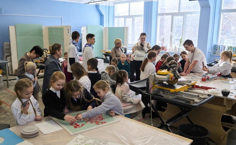 В Архангельске школьников знакомят с профессиями строительной отрасли и сферы ЖКХ В Архангельске школьников знакомят с профессиями строительной отрасли и сферы ЖКХ