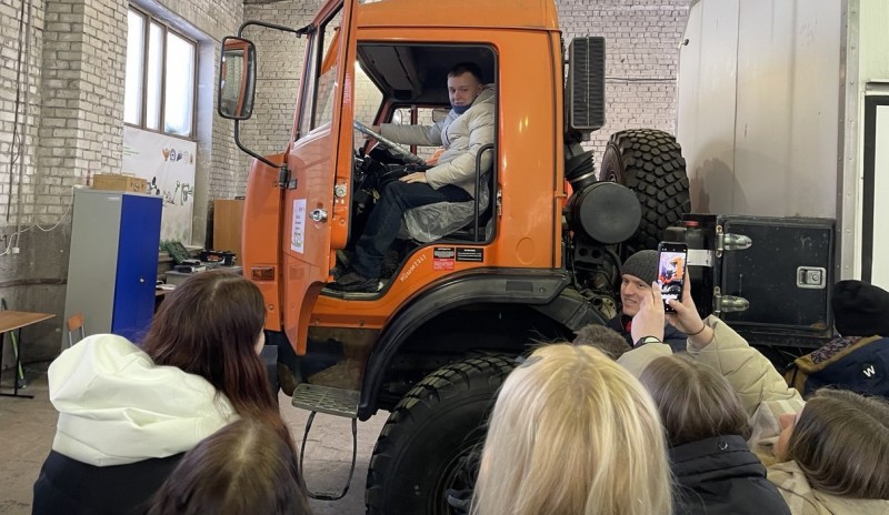 Более 2000 школьников Поморья приняли участие в профориентационной программе чемпионата «Профессионалы» Более 2000 школьников Поморья приняли участие в профориентационной программе чемпионата «Профессионалы»