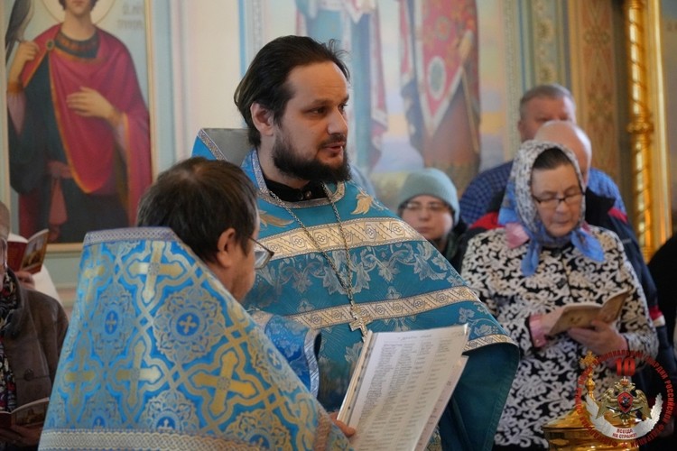 Сотрудники спецподразделений Росгвардии помолились за богослужением в архангельском храме Сотрудники спецподразделений Росгвардии помолились за богослужением в архангельском храме