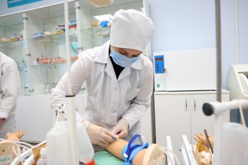 В 2025 году более 8 тысяч медицинских работников Архангельской области и НАО получали специальную социальную выплату В 2025 году более 8 тысяч медицинских работников Архангельской области и НАО получали специальную социальную выплату