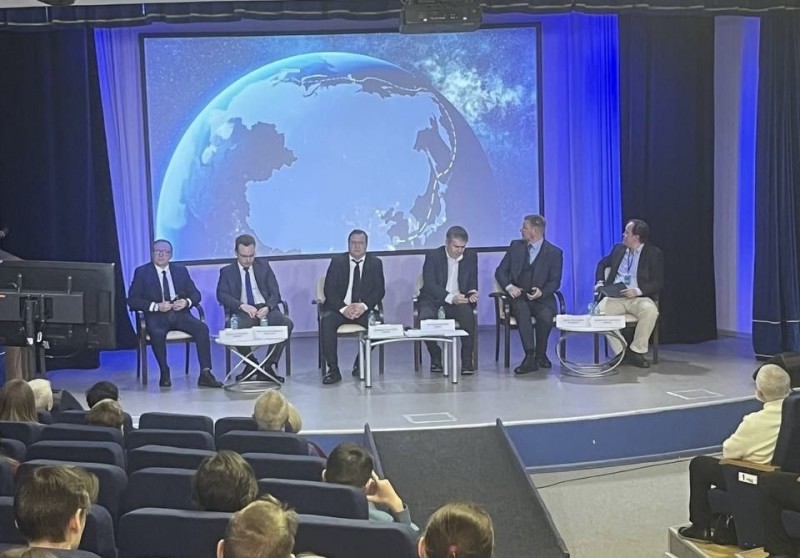 Перспективы развития Трансарктического коридора и Архангельского транспортного узла представлены на международной конференции в САФУ Перспективы развития Трансарктического коридора и Архангельского транспортного узла представлены на международной конференции в САФУ