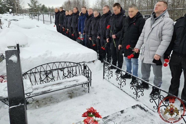 В Архангельске почтили память погибшего сотрудника ОМОН лейтенанта милиции Василия Широкого В Архангельске почтили память погибшего сотрудника ОМОН лейтенанта милиции Василия Широкого