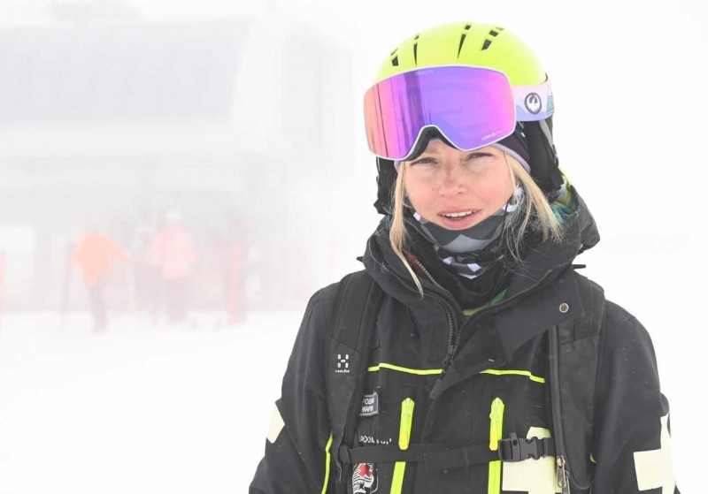 Лучший подарок — профессиональный нож. Как хрупкая женщина спасает в горах людей и животных Лучший подарок — профессиональный нож. Как хрупкая женщина спасает в горах людей и животных