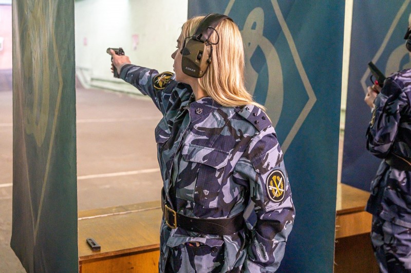 Мужское и женское. В России зарплаты, как и 100 лет назад, получают по половому признаку Мужское и женское. В России зарплаты, как и 100 лет назад, получают по половому признаку