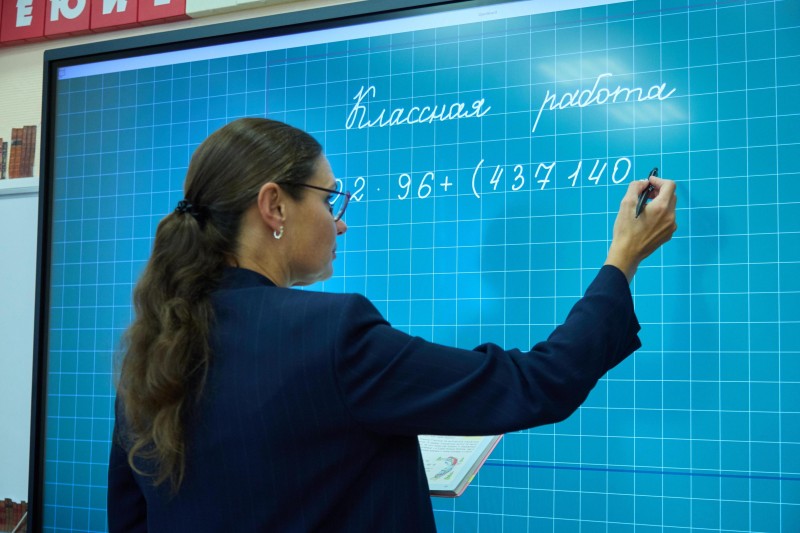 Удар по медицине и образованию? Почему регионы начали массово сокращать бюджетников Удар по медицине и образованию? Почему регионы начали массово сокращать бюджетников