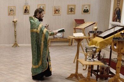 Сотрудники уголовно-исполнительной системы участвуют в богослужениях в домовом храме в Архангельске Сотрудники уголовно-исполнительной системы участвуют в богослужениях в домовом храме в Архангельске