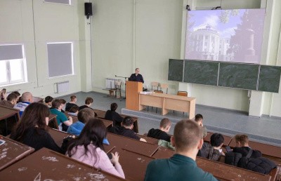 «Дорога безопасности»: студентам САФУ напомнили о правилах дорожного движения «Дорога безопасности»: студентам САФУ напомнили о правилах дорожного движения