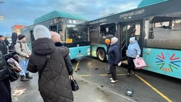 Череда автобусных аварий в Северодвинске продолжилась столкновением маршруток Череда автобусных аварий в Северодвинске продолжилась столкновением маршруток
