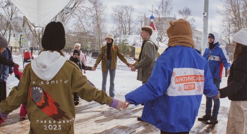 Студенческие и подростковые отряды Поморья проводят для семей игры и мастер-классы на свежем воздухе Студенческие и подростковые отряды Поморья проводят для семей игры и мастер-классы на свежем воздухе