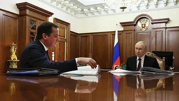 Владимир Путин переговорит с Александром Цыбульским в Москве Владимир Путин переговорит с Александром Цыбульским в Москве