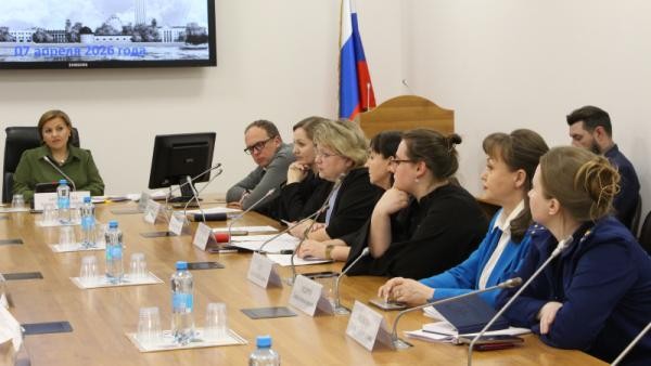 Власти Архангельска обсуждают новую модель оплаты труда педагогов Власти Архангельска обсуждают новую модель оплаты труда педагогов