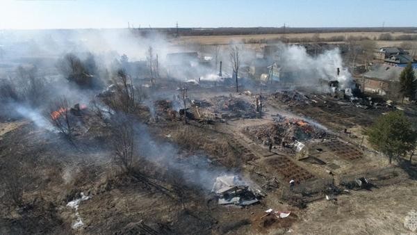 В МЧС опровергли слухи о «травяном» характере огненного ЧП на архангельском острове В МЧС опровергли слухи о «травяном» характере огненного ЧП на архангельском острове