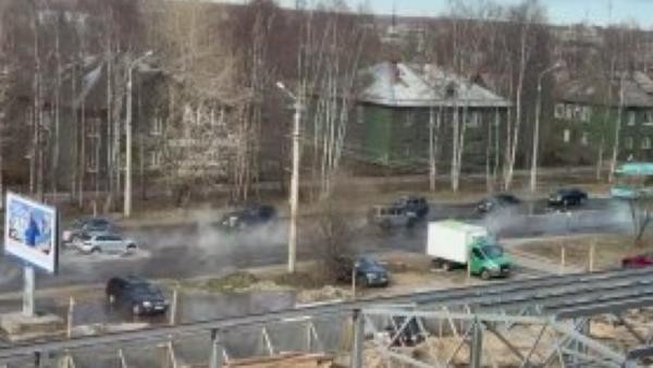 Десятки домов остались без тепла из-за аварии на теплосети в Архангельске Десятки домов остались без тепла из-за аварии на теплосети в Архангельске
