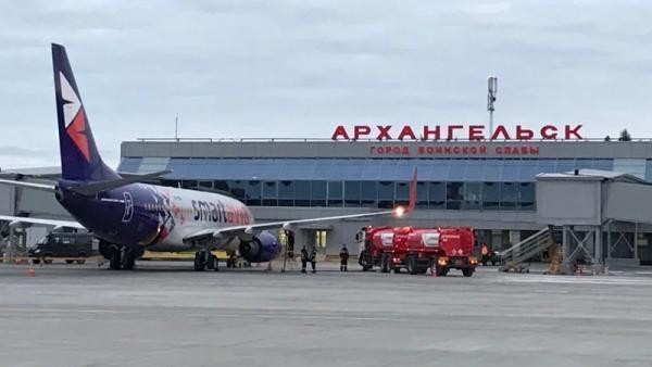 Два рейса из Архангельска задержаны из-за позднего прибытия самолетов Два рейса из Архангельска задержаны из-за позднего прибытия самолетов