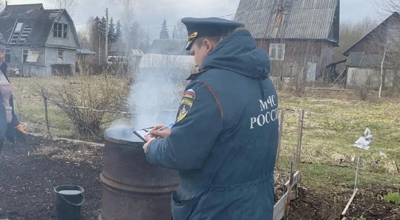 Сотрудники ГУ МЧС России по Архангельской области проводят рейды в СНТ и на водоемах Сотрудники ГУ МЧС России по Архангельской области проводят рейды в СНТ и на водоемах