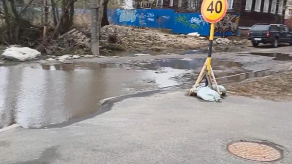Многолетний фекальный потоп в центре Архангельска дошел до прокуратуры Многолетний фекальный потоп в центре Архангельска дошел до прокуратуры