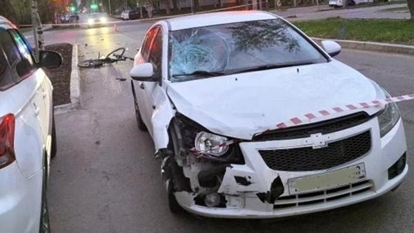 В Архангельске велосипедист угодил в реанимацию после позднего ДТП на перекрестке В Архангельске велосипедист угодил в реанимацию после позднего ДТП на перекрестке