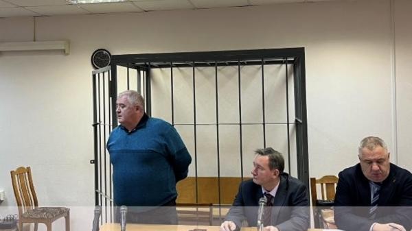 Бывший директор Северодвинского дома молодёжи едет в колонию на 4 года Бывший директор Северодвинского дома молодёжи едет в колонию на 4 года