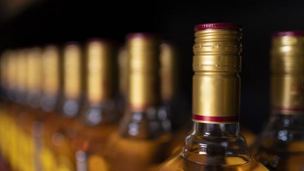 Из-за школьных выпускных в Архангельске ограничат продажу алкоголя Из-за школьных выпускных в Архангельске ограничат продажу алкоголя
