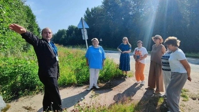 В Онежском округе стартовал новый культурно-просветительский проект «Поонежье с гидом» В Онежском округе стартовал новый культурно-просветительский проект «Поонежье с гидом»
